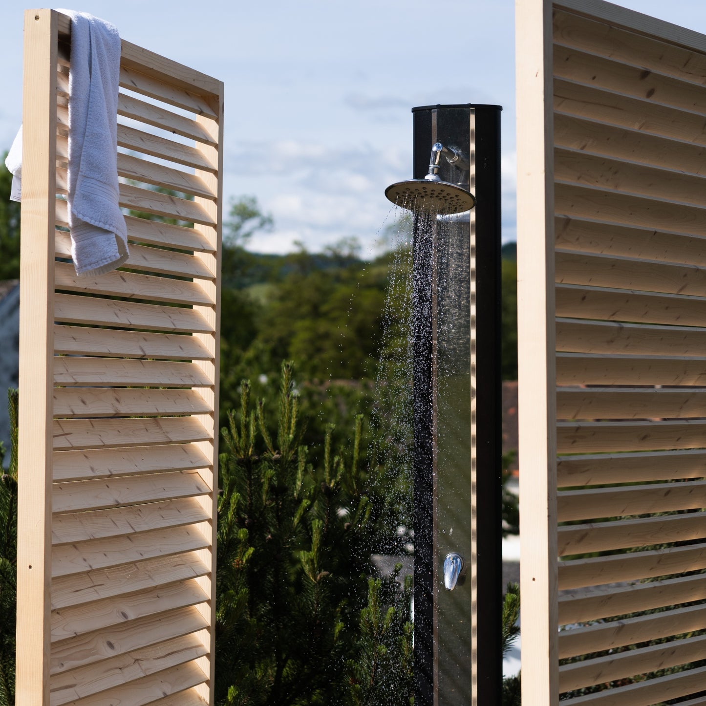 Freestanding Outdoor Privacy Screen Gen. 2 - Natural wood